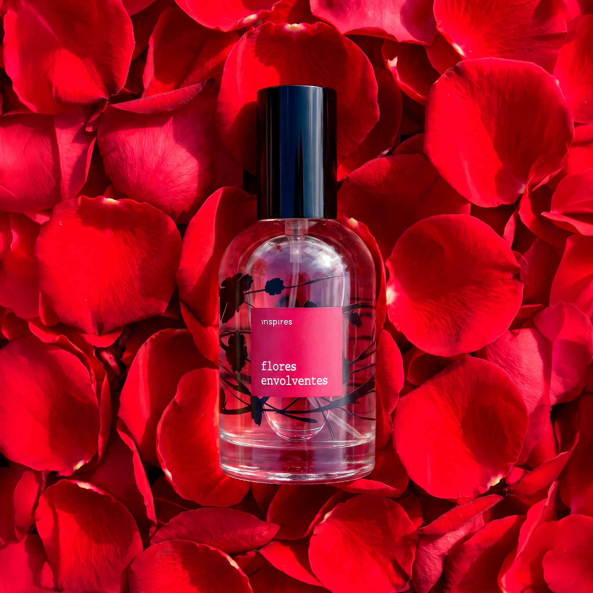 FLORES POÉTICAS ENVOLVENTES | Perfume Aveludado Floral 60 ml | Uma fragrância que aquece, envolve e seduz.